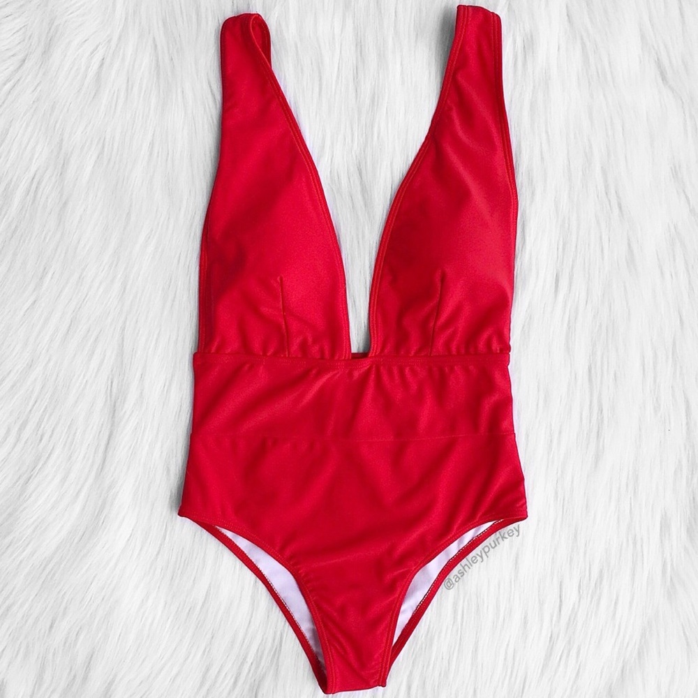 ❤️SALE❤️ Red plunge open back one piece swimsuit